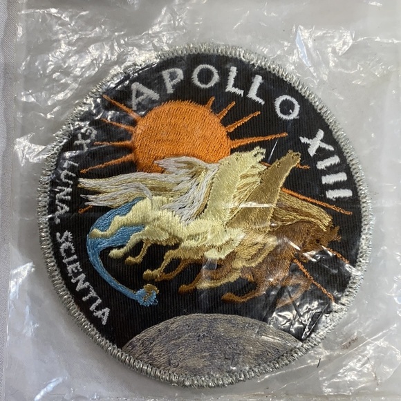 Apollo XIII Ex Luna, Scientia Vintage Souvenir NASA Kennedy Space Center Patch - Picture 2 of 5
